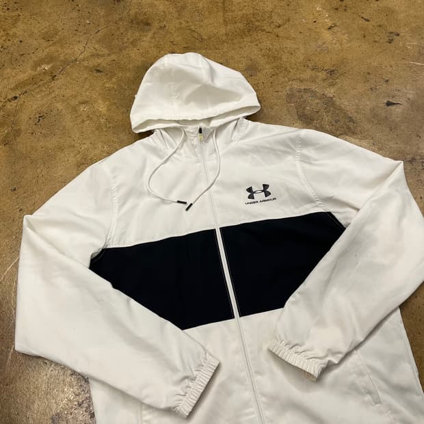 [정품/M] 언더아머 화이트 바람막이 후드 b16