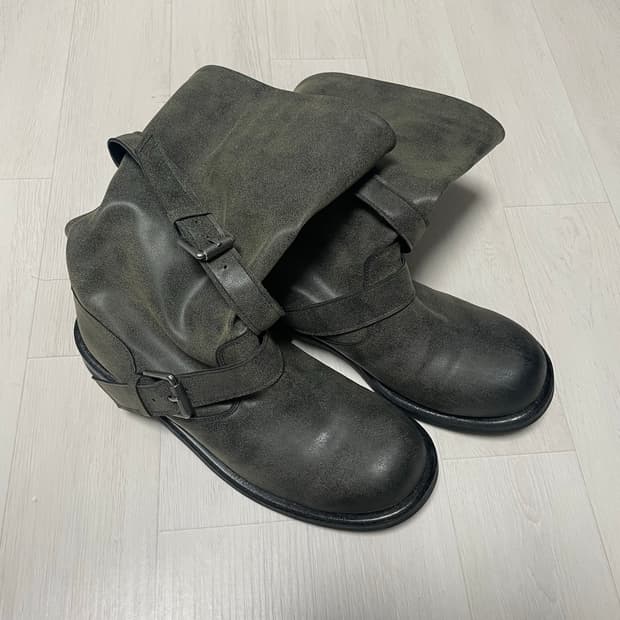 slouchy middle boots