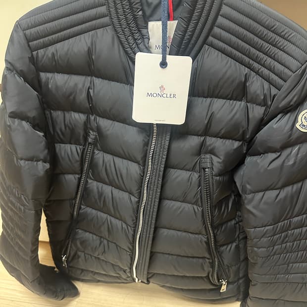 몽클레어 아미오 4이즈