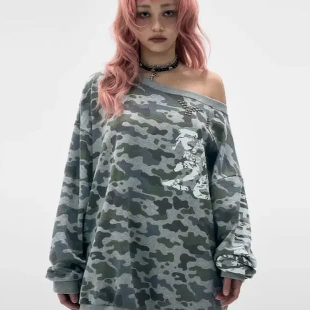 와이이이엘 yeel 오프숄더 맨투맨 카모그레이