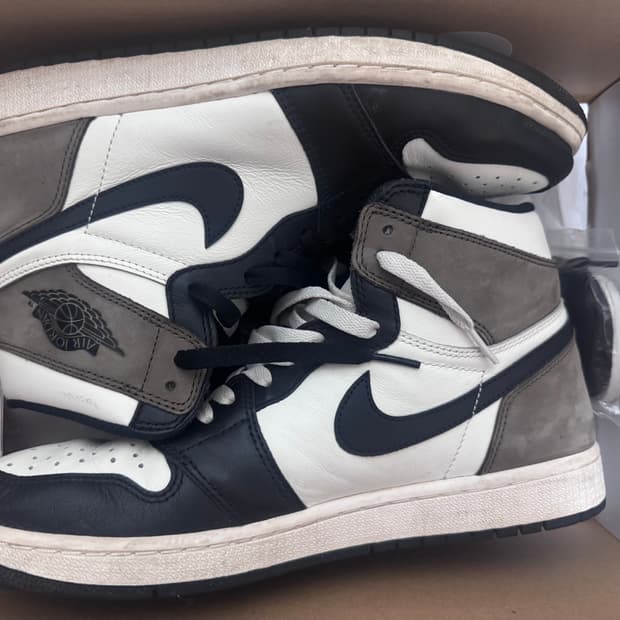 에어조던 1 하이 다크모카 285