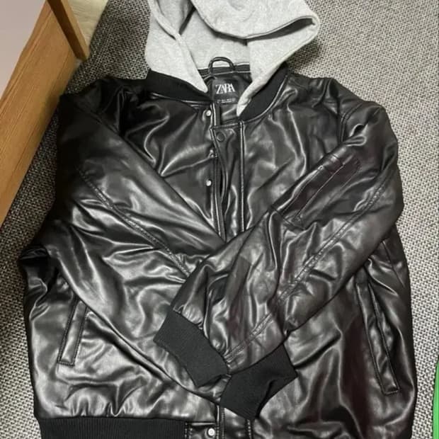 ZARA 블랙 후드 레더 자켓 L