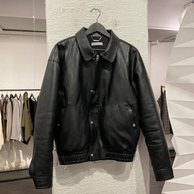 준태킴 레더 텍스쳐 자켓