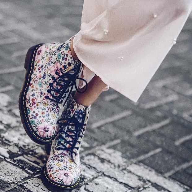 닥터마틴 희귀 파스칼 8홀 플로럴 부츠 워커 uk4 