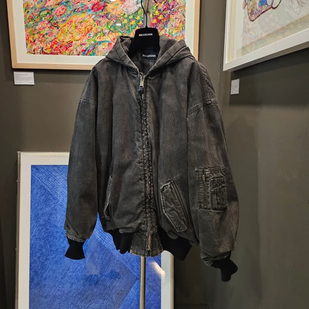 발렌시아가 워시드 데님 푸퍼 오버 패디드 자켓