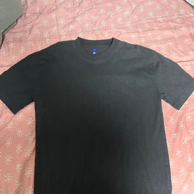 이지갭 반팔티 블랙 M사이즈 실착1회 새상품급 판매