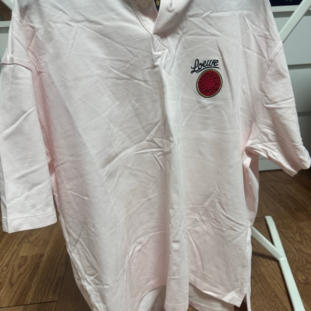 로에베 폴로 카라티셔츠 팝니다