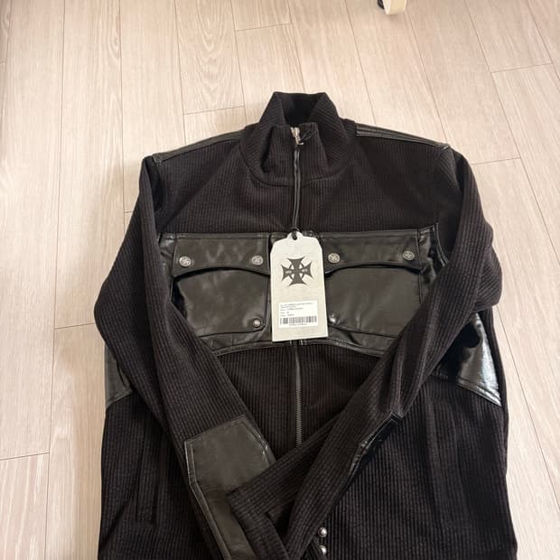 Op. 03 COMBAT LEATHER PATCH KNIT-ZIP BLA