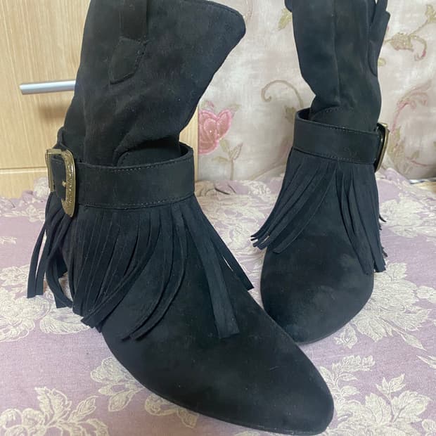 블랙 스웨이드 테슬 부츠 240(새상품)