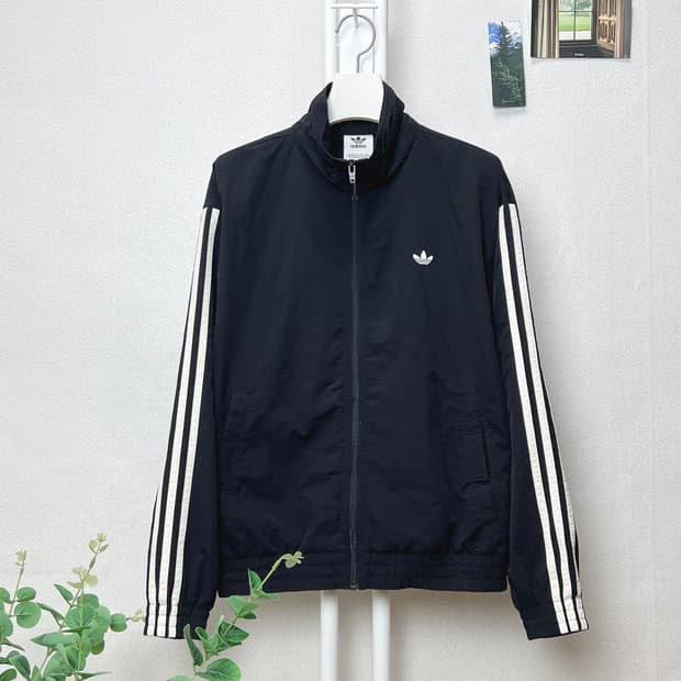아디다스 로고 바람막이 M