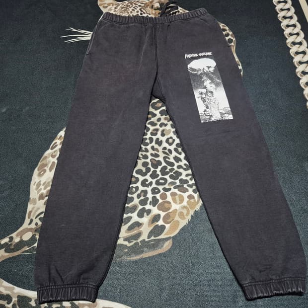 퍼킹 어썸 뉴클리어 익스플로전 예수 스웻 팬츠 L 정품