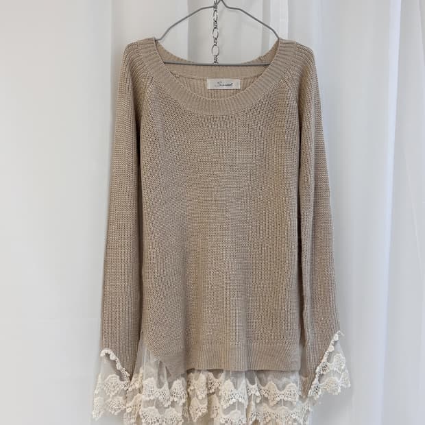 ciel lace hem fairy pullover
