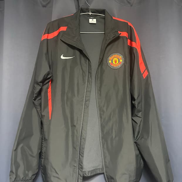 [L/105] 나이키 맨유 바람막이