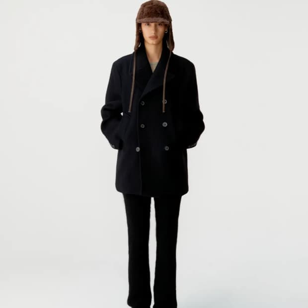 쿠어 우먼 버진 울 브로큰 브러쉬 피 코트 (블랙)