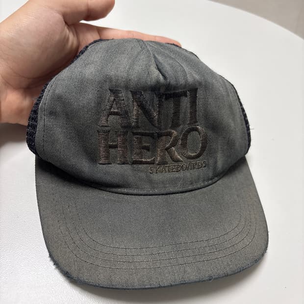 90s 안티히어로 anti hero 캡 트래쉬드