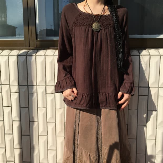 Crochet trimming blouse