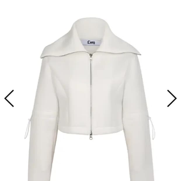 Leey 화이트 크롭 자켓