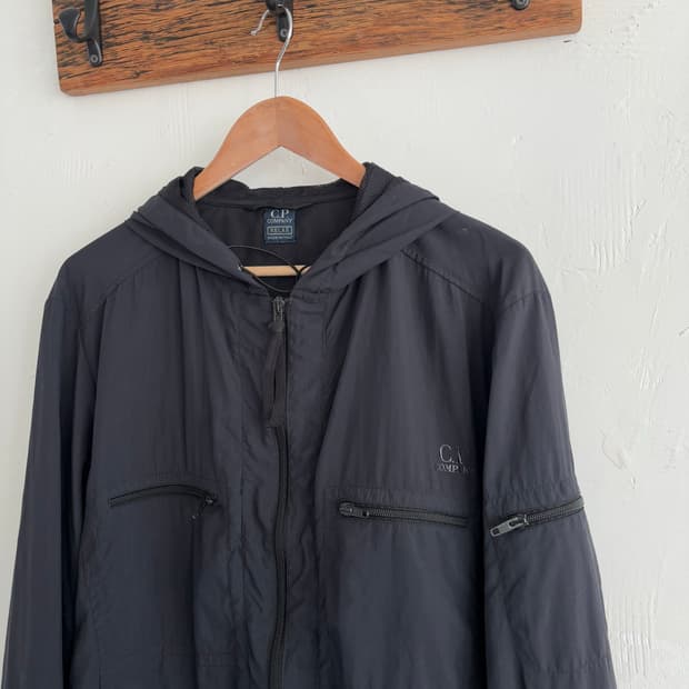 CP 컴퍼니 90s 블랙 나일론 후드 자켓