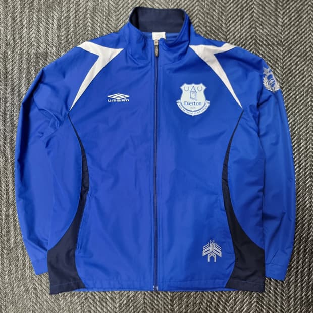 엄브로 올드스쿨 커스텀 에버튼 바람막이