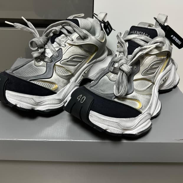 발렌시아가 카고 스니커즈 화이트 그레이 새상품(40)