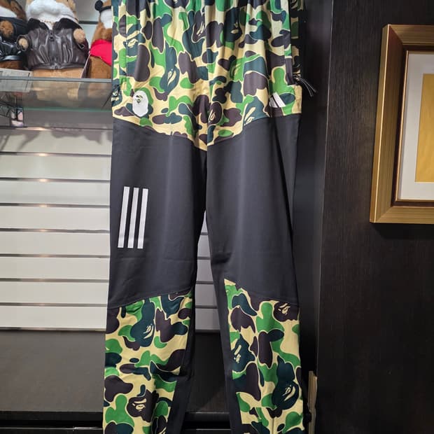 아디다스 x 베이프(BAPE) 콜라보 ABC 카모 트랙 팬츠 (WIND.