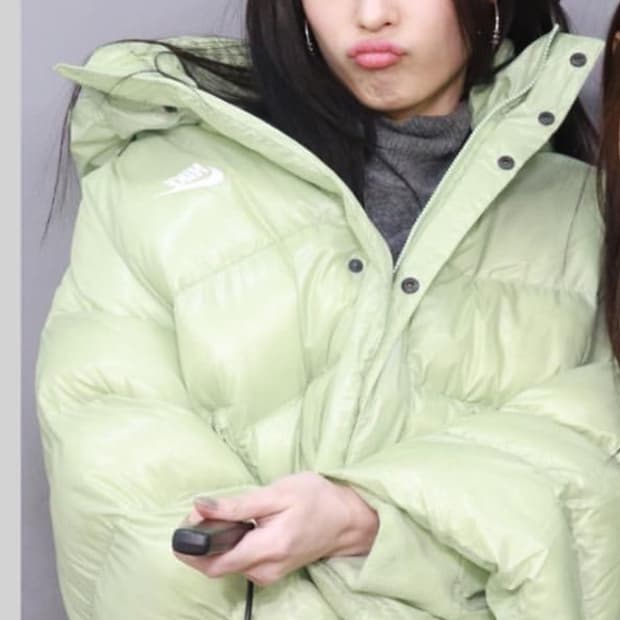 나이키 써마핏 패딩 연두색 (ADP 애니착용)