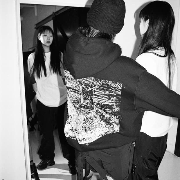 Hyein seo 우원재 블랙아웃 후디 3