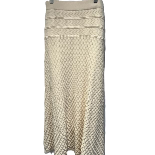 아이보리 케이블 니트 플레어 롱스커트