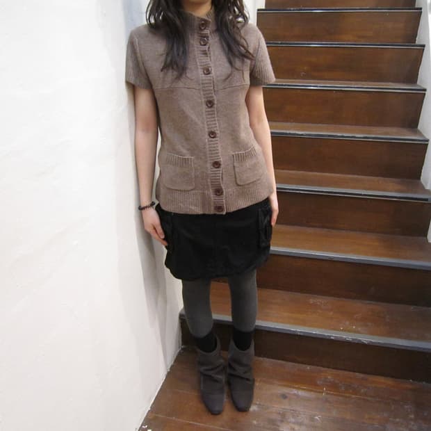 빈티지 반팔 하이넥 니트 버튼업 디테일 슬림핏 베이지