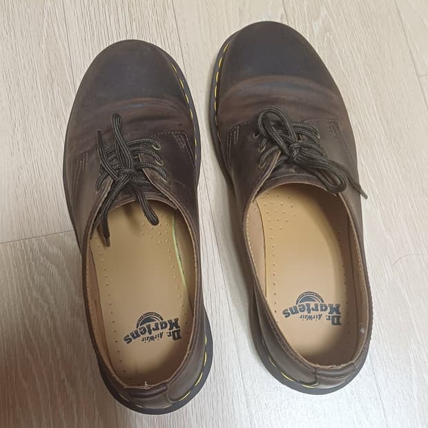 닥터마틴 1461 크레이지호스  270mm 판매합니다