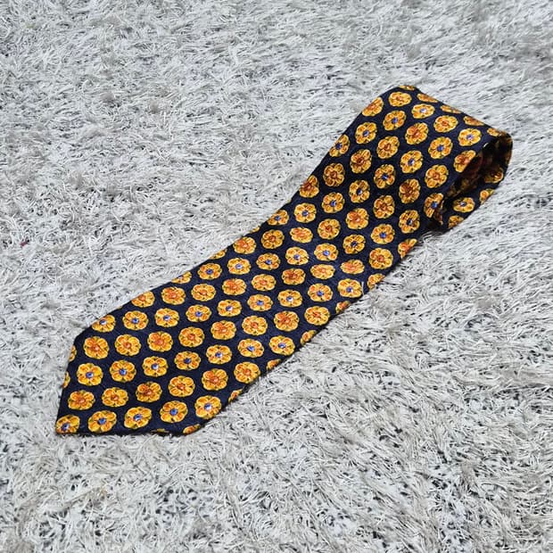 에르메네질도제냐Zegna 플라워패턴 넥타이 Free - N78