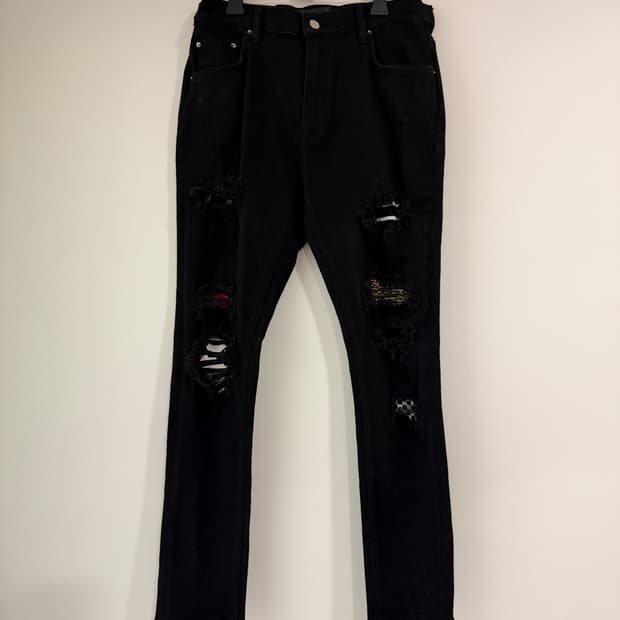 디스트로이드 블랙 데님 패치 슬림핏 / AMIRI 스타일