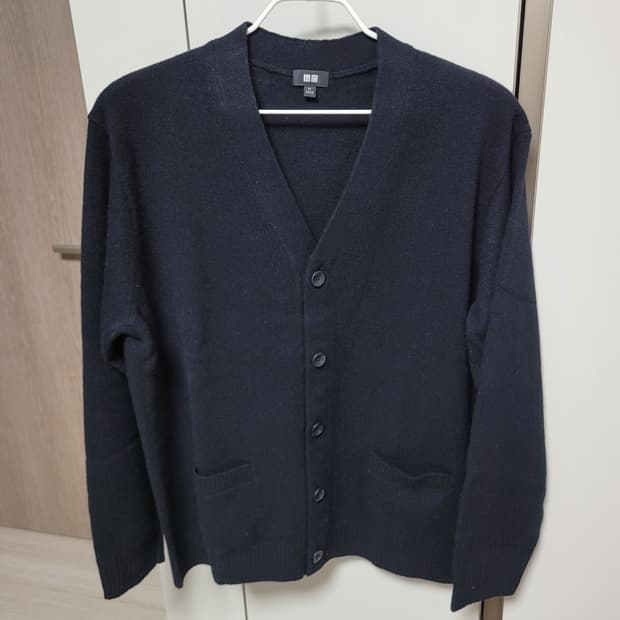 유니클로 램스울 V넥 가디건