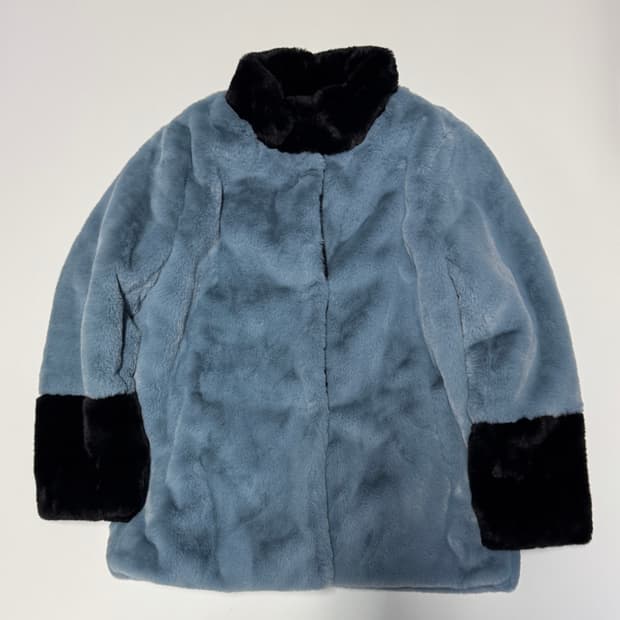 여성 마리끌레르 배색 페이크 퍼 하프 코트 40