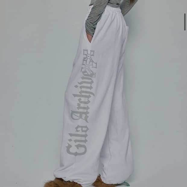  길라아카이브]SIDE CROSS LOGO SWEATPANTS_WHITE