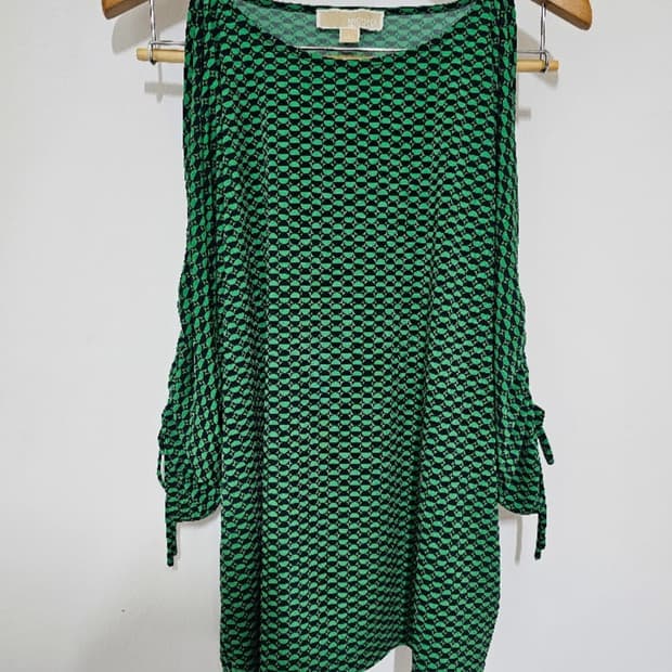 마이클코어스  그린패턴  져지 블라우스 66~77. 새거수준