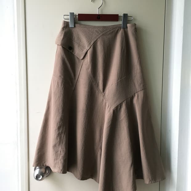 히로코코시노 미디스커트