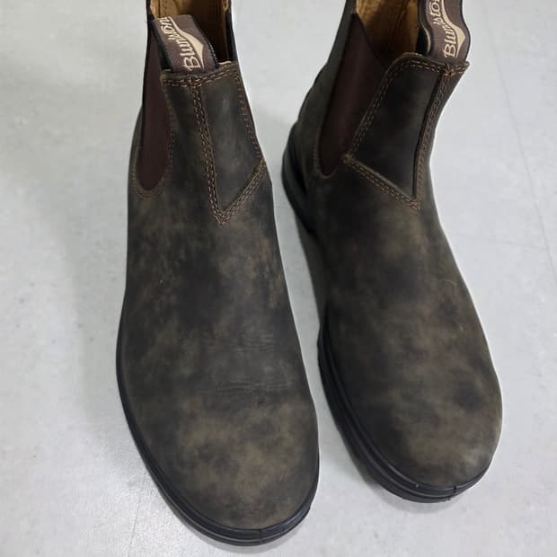 블런드 스톤 CLASSIC 585 첼시부츠 러스틱브라운 AU10