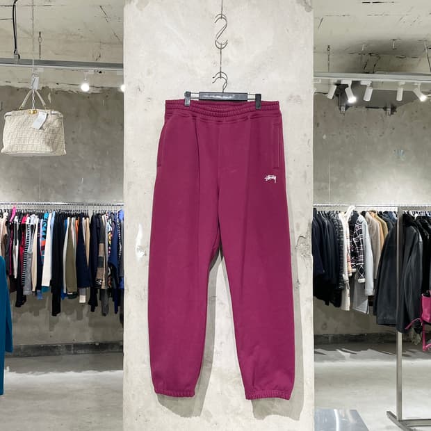 스투시 버건디 스탁 로고 스웻 팬츠