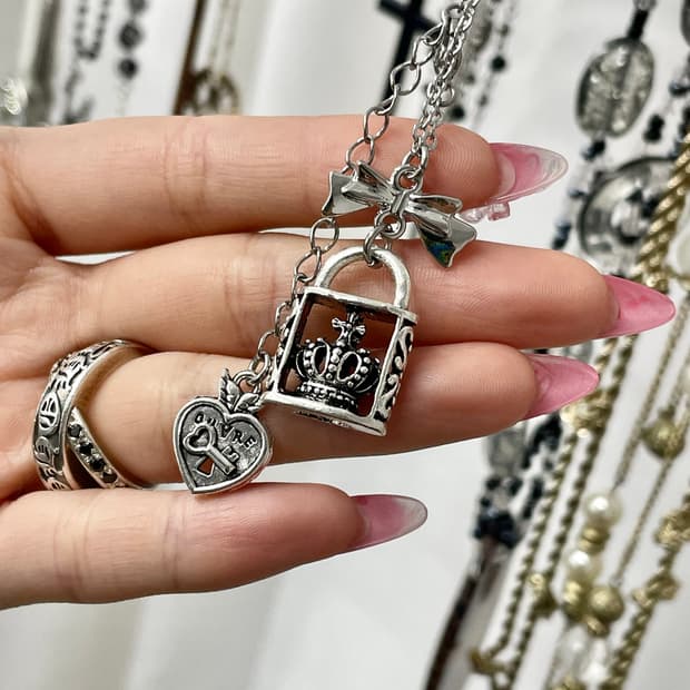 하트 락 펜던트 리본 네크리스