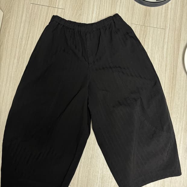 꼼데가르송 블랙 스트라이프 폴리 벌룬팬츠