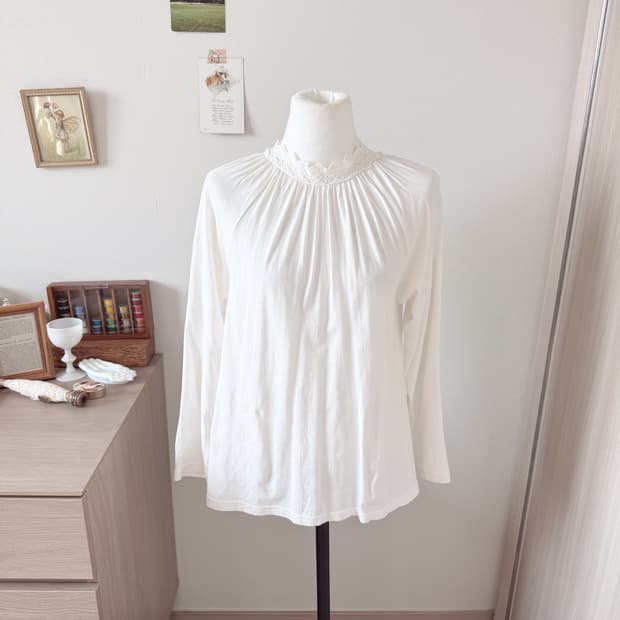 사만사모스 자수 블라우스