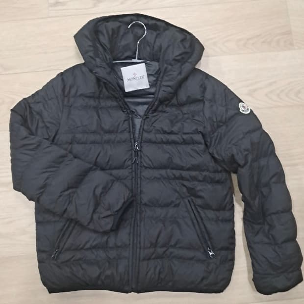 몽클레어 경량패딩 