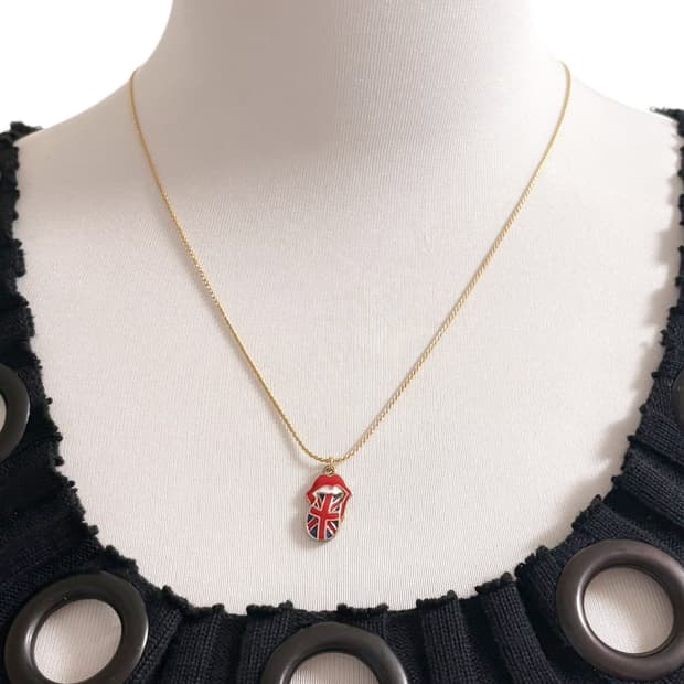 (이체시에눌) 롤링스톤즈  영국 국기 입술 포인트 골드 목걸이 