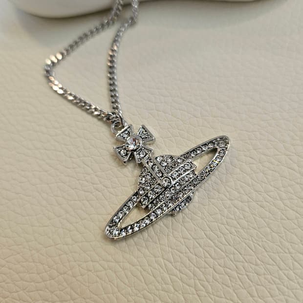 비비안웨스트우드 업사이클링 큐빅  목걸이