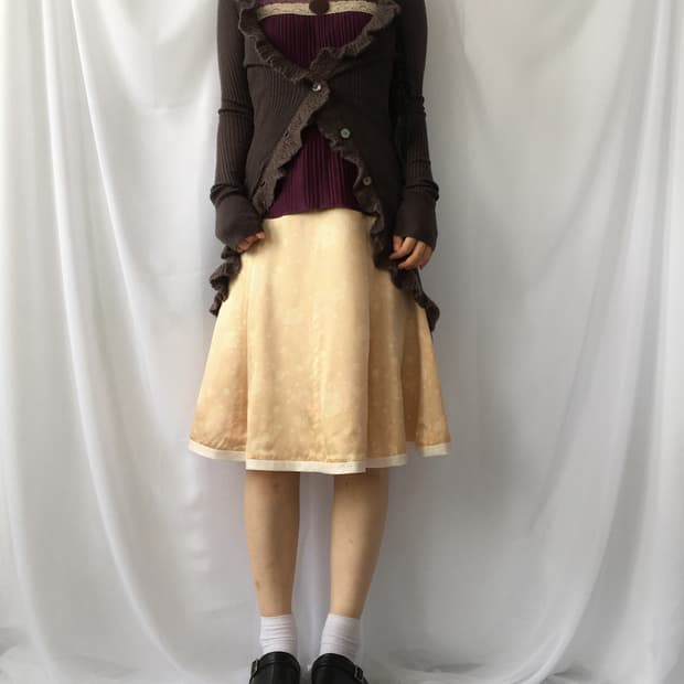 Ruffle point ribbeld woolen knit cardiga