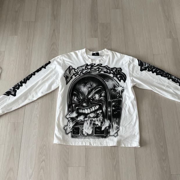 Hellstar 헬스타 롱슬리브 S