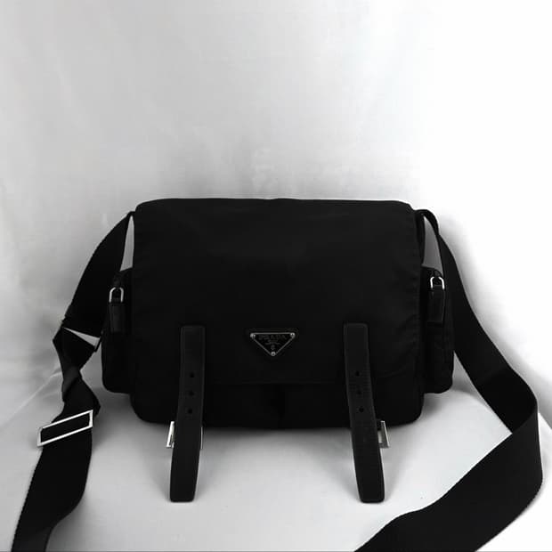 [정품 PRADA] 프라다 사이드 투포켓 나일론 크로스백 라지 남녀공용