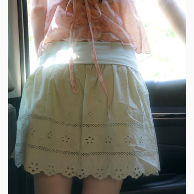 !!구합니다)))))인앤양인하모니 프릴 미니스커트 멜론