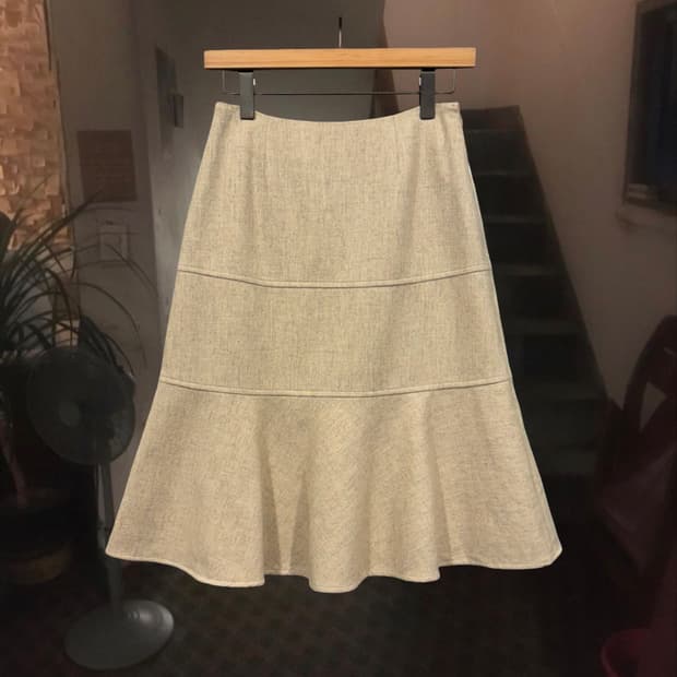 Laura ashley 로라애슐리 베이지 울90% 플레어 미디 스커트